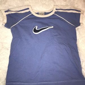 VINTAGE NIKE SHIRT size: small